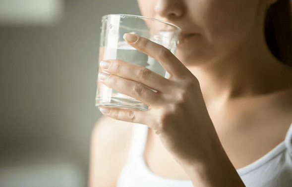 Buvez votre norme d'eau pour la journée