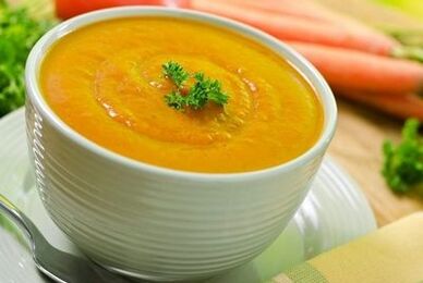 Soupe de purée de légumes pour la gastrite